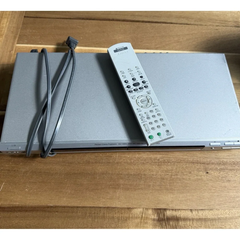 Sony DVP-NS55P CD/DVD Player Silver, Precision Cinema Progressive Scan, remote‎